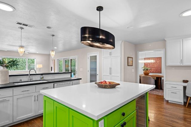 5325 Shepard Ave, Sacramento, CA 95819