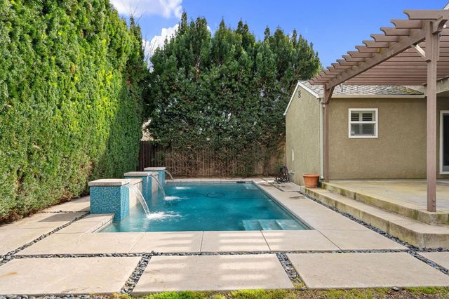 5325 Shepard Ave, Sacramento, CA 95819