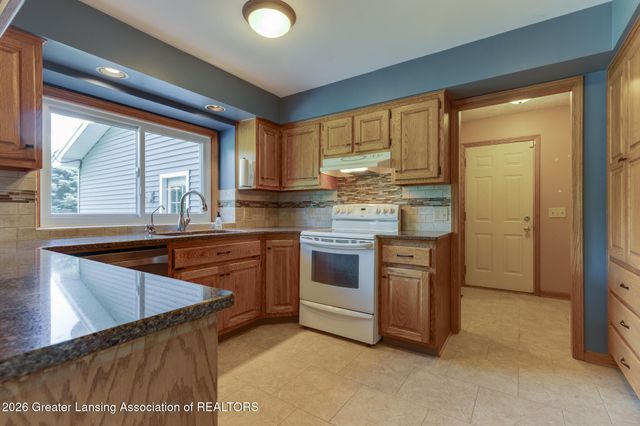 4115 W Howe Road, Dewitt, MI 48820