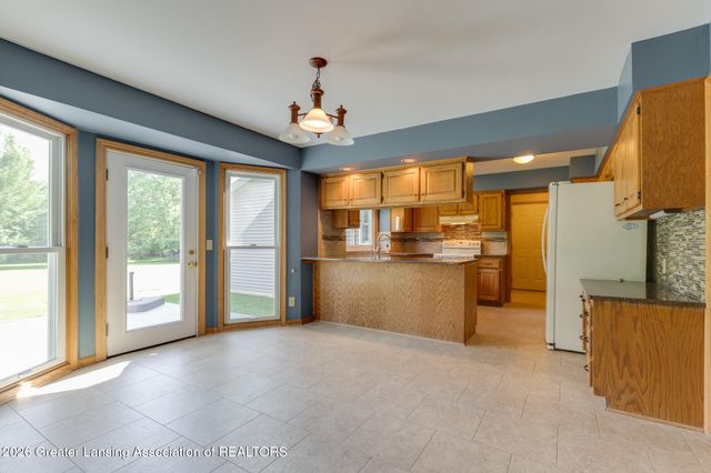 4115 W Howe Road, Dewitt, MI 48820