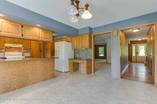4115 W Howe Road, Dewitt, MI 48820