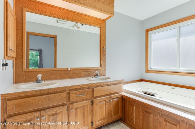 4115 W Howe Road, Dewitt, MI 48820