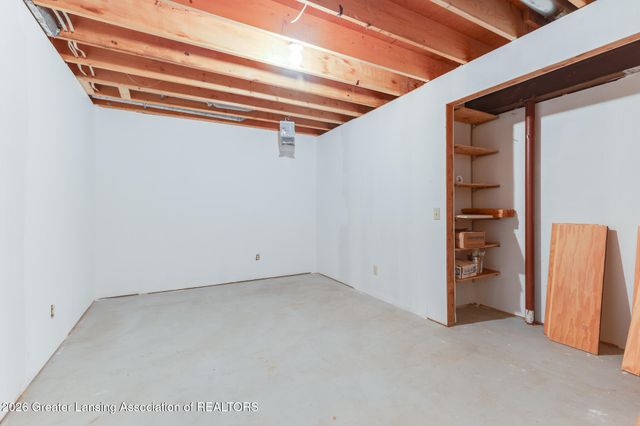 4115 W Howe Road, Dewitt, MI 48820