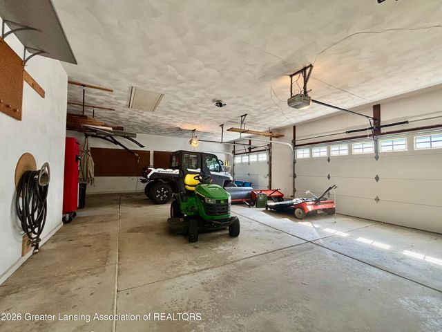 4115 W Howe Road, Dewitt, MI 48820