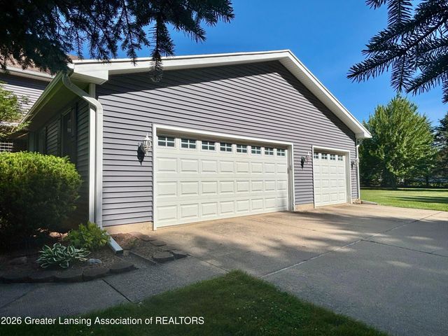 4115 W Howe Road, Dewitt, MI 48820