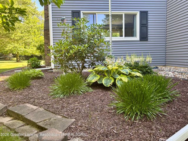 4115 W Howe Road, Dewitt, MI 48820