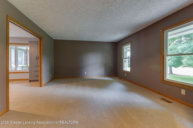 4115 W Howe Road, Dewitt, MI 48820