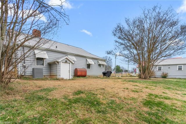 1776 Union Cross Road, Kernersville, NC 27284