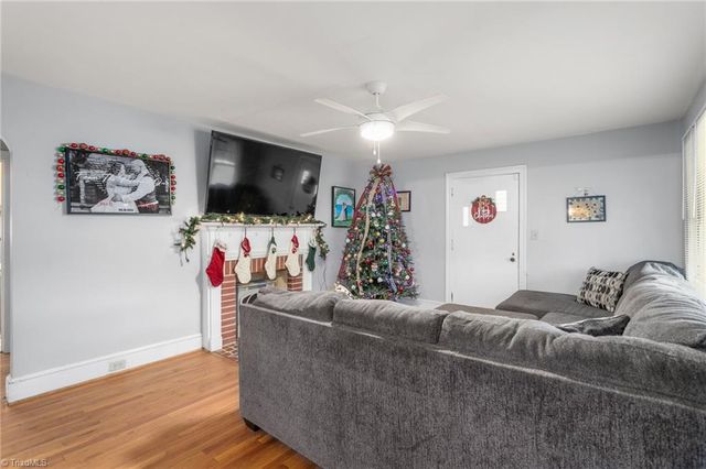 1776 Union Cross Road, Kernersville, NC 27284