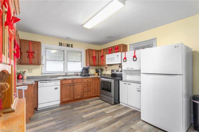 1776 Union Cross Road, Kernersville, NC 27284