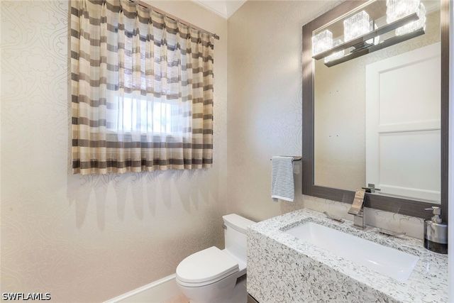 425 Harbour DR, Naples, FL 34103