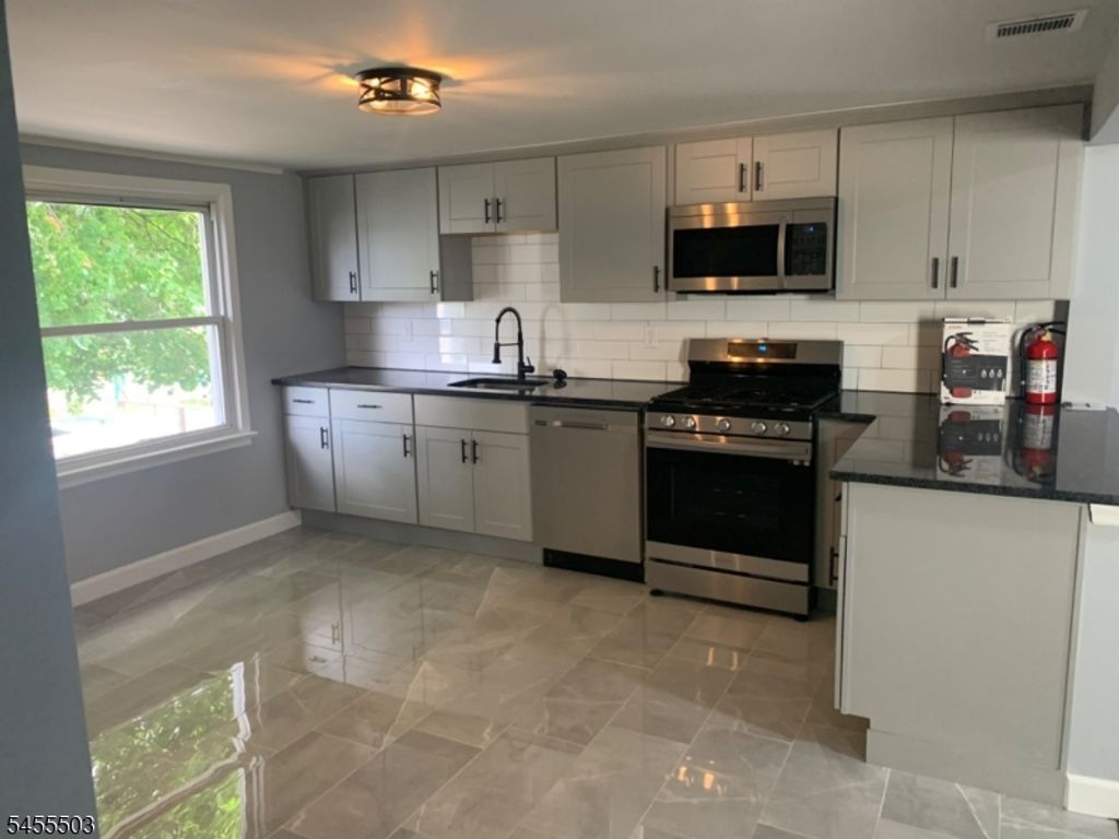 198 William St, Belleville Twp., NJ 07109 — photo 3