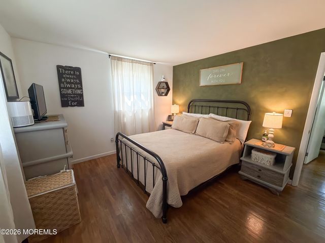 35 Drexel Drive, Jackson, NJ 08527