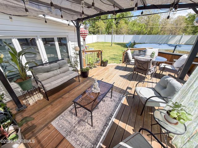 35 Drexel Drive, Jackson, NJ 08527