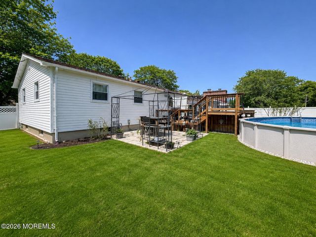 35 Drexel Drive, Jackson, NJ 08527