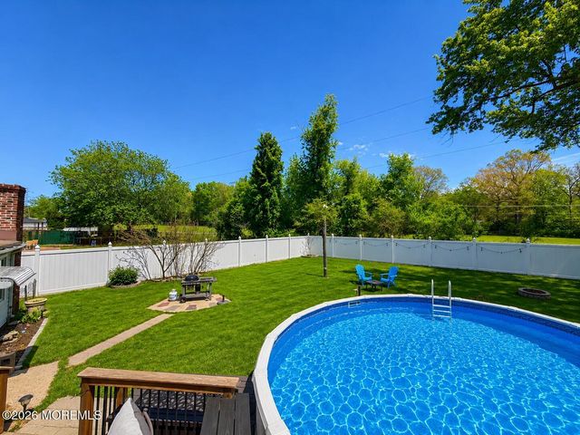 35 Drexel Drive, Jackson, NJ 08527