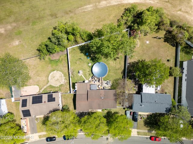 35 Drexel Drive, Jackson, NJ 08527