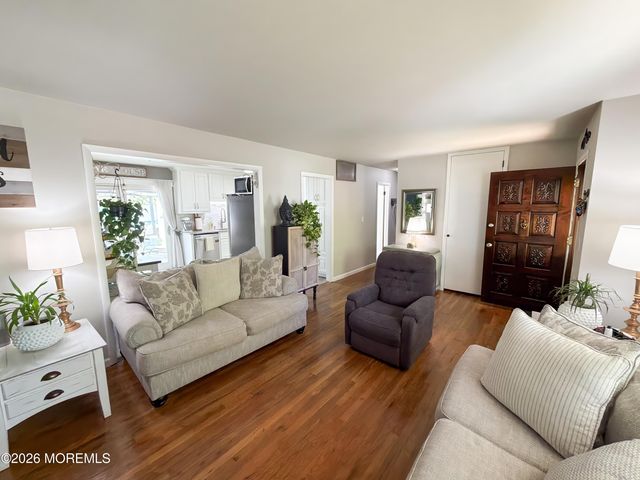 35 Drexel Drive, Jackson, NJ 08527