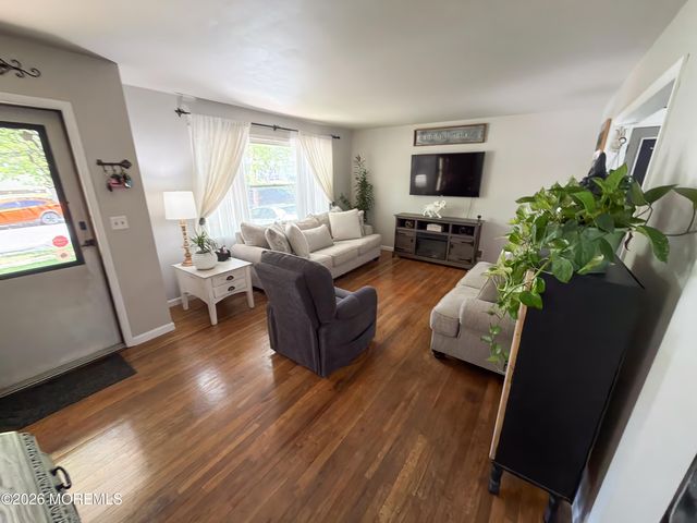 35 Drexel Drive, Jackson, NJ 08527