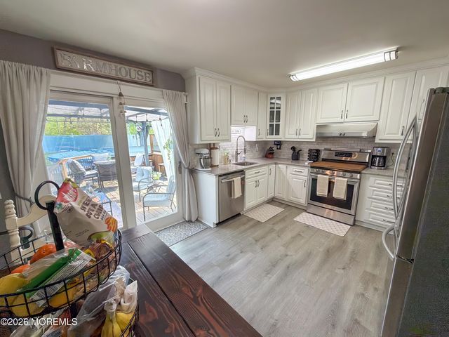 35 Drexel Drive, Jackson, NJ 08527