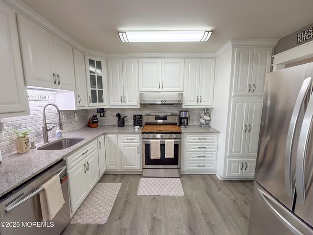 35 Drexel Drive, Jackson, NJ 08527