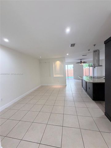 4617 NW 96th Ave -, Doral, FL 33178