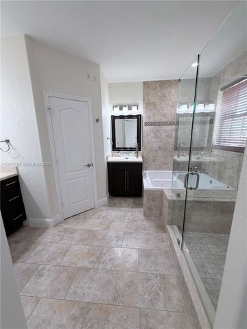 4617 NW 96th Ave -, Doral, FL 33178