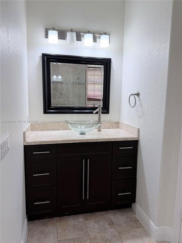 4617 NW 96th Ave -, Doral, FL 33178