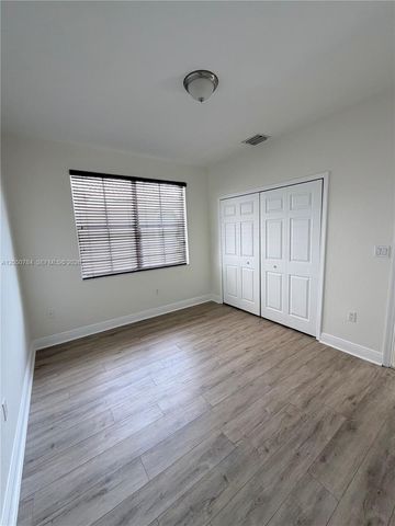 4617 NW 96th Ave -, Doral, FL 33178