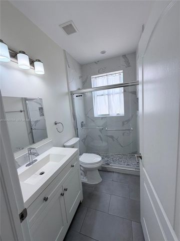 4617 NW 96th Ave -, Doral, FL 33178