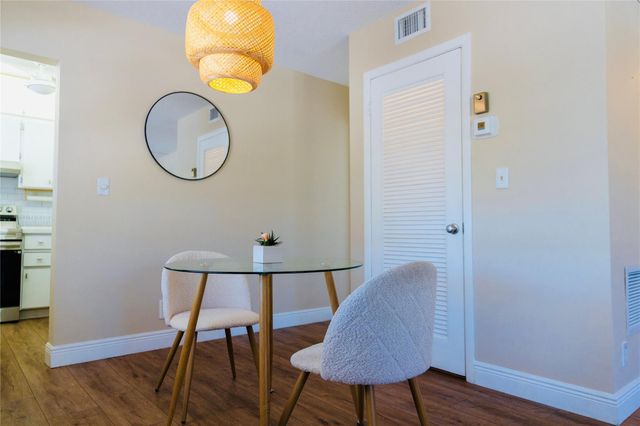 1900 NE 8th Court 201, Fort Lauderdale, FL 33304