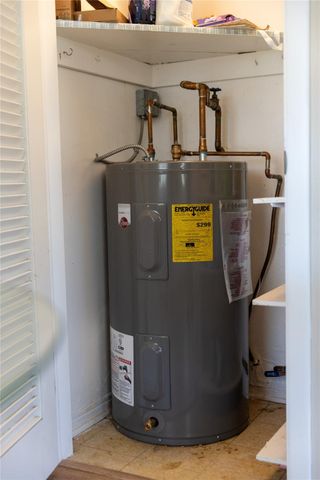 1900 NE 8th Court 201, Fort Lauderdale, FL 33304