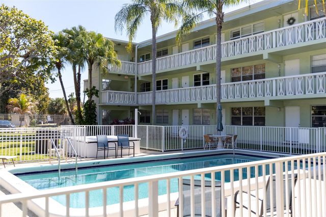 1900 NE 8th Court 201, Fort Lauderdale, FL 33304