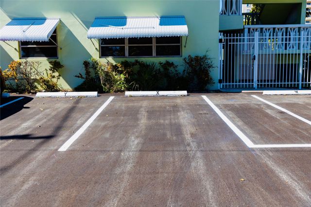 1900 NE 8th Court 201, Fort Lauderdale, FL 33304