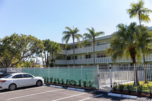 1900 NE 8th Court 201, Fort Lauderdale, FL 33304