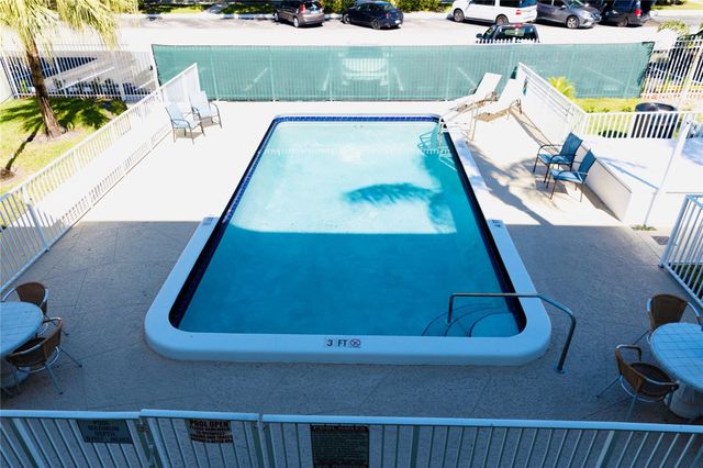 1900 NE 8th Court 201, Fort Lauderdale, FL 33304