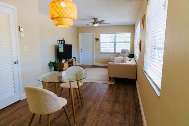 1900 NE 8th Court 201, Fort Lauderdale, FL 33304