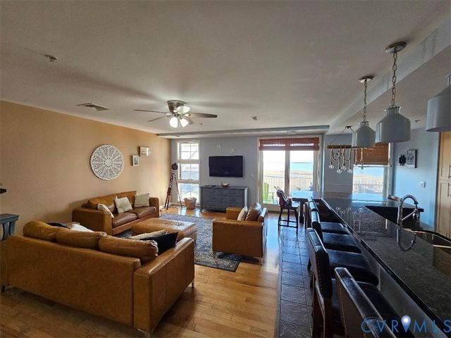 3738 Sandpiper Rd Unit#432B, Virginia Beach, VA 23456