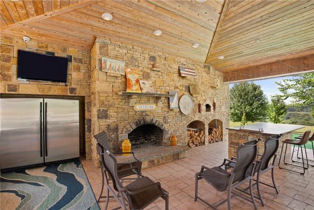 153 Berkeys Lane, Quemahoning Twp, PA 15563