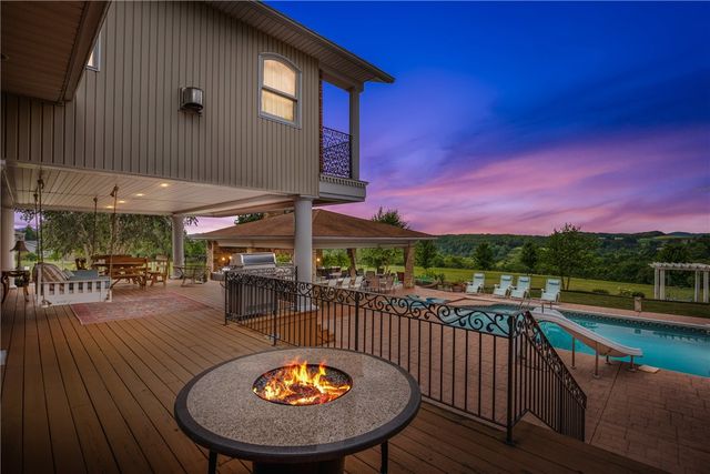 153 Berkeys Lane, Quemahoning Twp, PA 15563