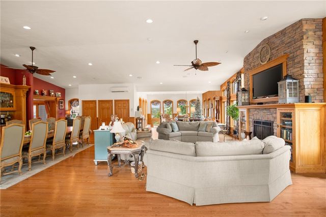 153 Berkeys Lane, Quemahoning Twp, PA 15563