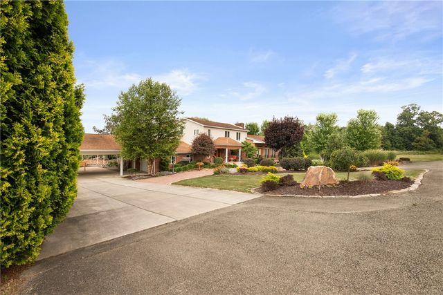 153 Berkeys Lane, Quemahoning Twp, PA 15563