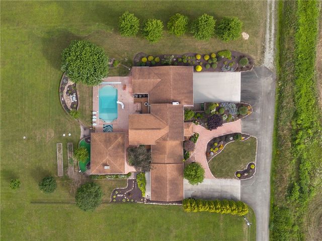 153 Berkeys Lane, Quemahoning Twp, PA 15563