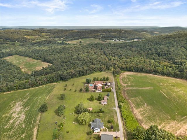 153 Berkeys Lane, Quemahoning Twp, PA 15563