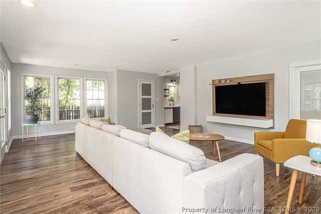214 Pinecrest Drive, Fayetteville, NC 28305