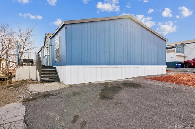 9400 Elm Court, Denver, CO 80260