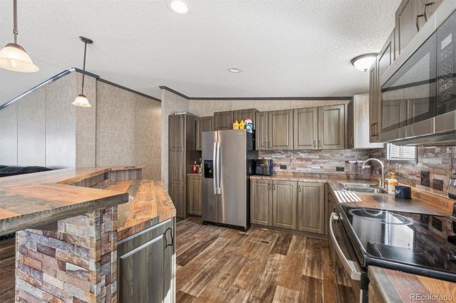 9400 Elm Court, Denver, CO 80260