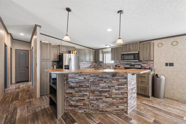 9400 Elm Court, Denver, CO 80260