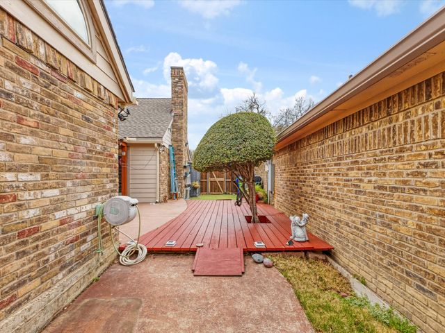 2723 Belmeade Drive, Carrollton, TX 75006