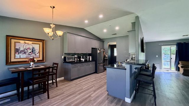 7557 Live Oak Drive, Sanger, CA 93657